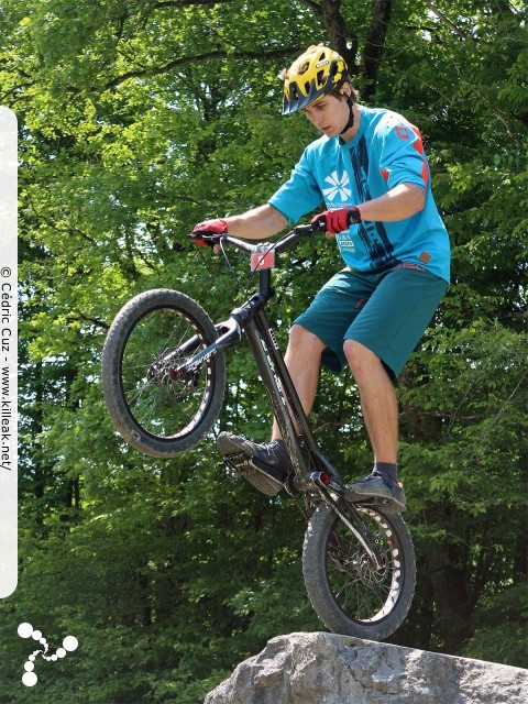 14e Trial de Cran-Gevrier // Coupe Rhône-Alpes 2015 de Vélo & VTT Trial, manche de Cran-Gevrier - le dim. 24 mai 2015, Cran-Gevrier, dans la zone des Romains et en contrebas du Viaduc de Brassilly. – « Coupe Rhône-Alpes 2015 de Vélo & VTT Trial, manche de Cran-Gevrier » – Manche de la Coupe Rhône-Alpes 2015 de Vélo & VTT Trial. – mots associés : coupe rhône-alpes, trial, vtt