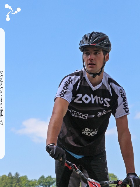 14e Trial de Cran-Gevrier // Coupe Rhône-Alpes 2015 de Vélo & VTT Trial, manche de Cran-Gevrier - le dim. 24 mai 2015, Cran-Gevrier, dans la zone des Romains et en contrebas du Viaduc de Brassilly. – « Coupe Rhône-Alpes 2015 de Vélo & VTT Trial, manche de Cran-Gevrier » – Manche de la Coupe Rhône-Alpes 2015 de Vélo & VTT Trial. – mots associés : coupe rhône-alpes, trial, vtt