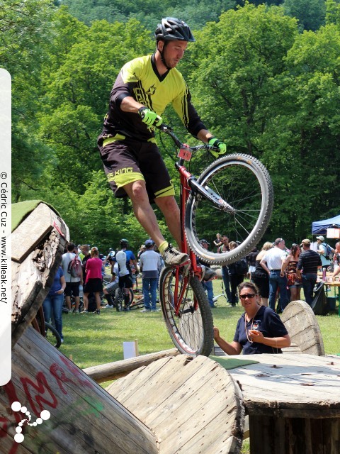 14e Trial de Cran-Gevrier // Coupe Rhône-Alpes 2015 de Vélo & VTT Trial, manche de Cran-Gevrier - le dim. 24 mai 2015, Cran-Gevrier, dans la zone des Romains et en contrebas du Viaduc de Brassilly. — « Coupe Rhône-Alpes 2015 de Vélo & VTT Trial, manche de Cran-Gevrier » — Manche de la Coupe Rhône-Alpes 2015 de Vélo & VTT Trial. — mots associés : coupe rhône-alpes, trial, vtt