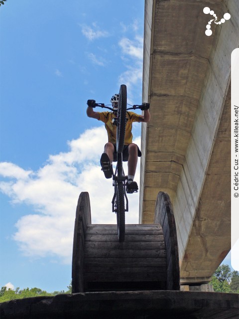 14e Trial de Cran-Gevrier // Coupe Rhône-Alpes 2015 de Vélo & VTT Trial, manche de Cran-Gevrier - le dim. 24 mai 2015, Cran-Gevrier, dans la zone des Romains et en contrebas du Viaduc de Brassilly. – « Coupe Rhône-Alpes 2015 de Vélo & VTT Trial, manche de Cran-Gevrier » – Manche de la Coupe Rhône-Alpes 2015 de Vélo & VTT Trial. – mots associés : coupe rhône-alpes, trial, vtt