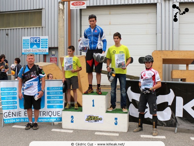 14e Trial de Cran-Gevrier // Coupe Rhône-Alpes 2015 de Vélo & VTT Trial, manche de Cran-Gevrier - le dim. 24 mai 2015, Cran-Gevrier, dans la zone des Romains et en contrebas du Viaduc de Brassilly. — « Coupe Rhône-Alpes 2015 de Vélo & VTT Trial, manche de Cran-Gevrier » — Manche de la Coupe Rhône-Alpes 2015 de Vélo & VTT Trial. — mots associés : coupe rhône-alpes, trial, vtt