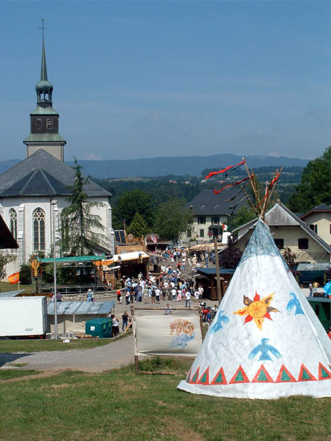 Fête western à 'Évires City', édition 2004 - le sam. 24 en soirée et le dim. 25 juillet 2004 ; Évires, Hte-Savoie. — « Fête western à 'Évires City', édition 2004 » —