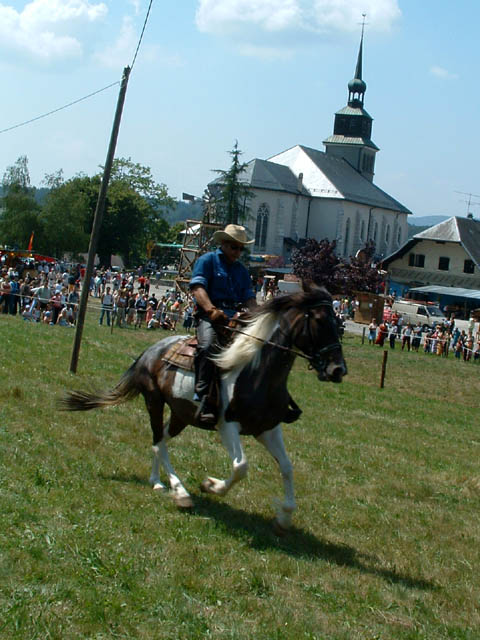 Fête western à 'Évires City', édition 2004 - le sam. 24 en soirée et le dim. 25 juillet 2004 ; Évires, Hte-Savoie. — « Fête western à 'Évires City', édition 2004 » —