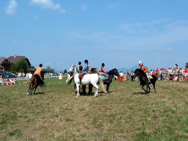 Fête western à 'Évires City', édition 2004 - le sam. 24 en soirée et le dim. 25 juillet 2004 ; Évires, Hte-Savoie. — « Fête western à 'Évires City', édition 2004 » —