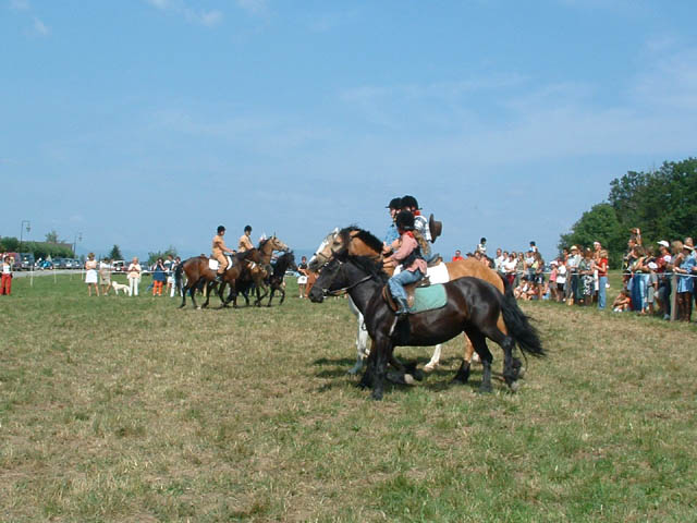 Fête western à 'Évires City', édition 2004 - le sam. 24 en soirée et le dim. 25 juillet 2004 ; Évires, Hte-Savoie. — « Fête western à 'Évires City', édition 2004 » —