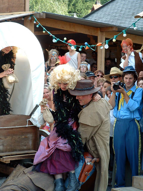 Fête western à 'Évires City', édition 2004 - le sam. 24 en soirée et le dim. 25 juillet 2004 ; Évires, Hte-Savoie. — « Fête western à 'Évires City', édition 2004 » —