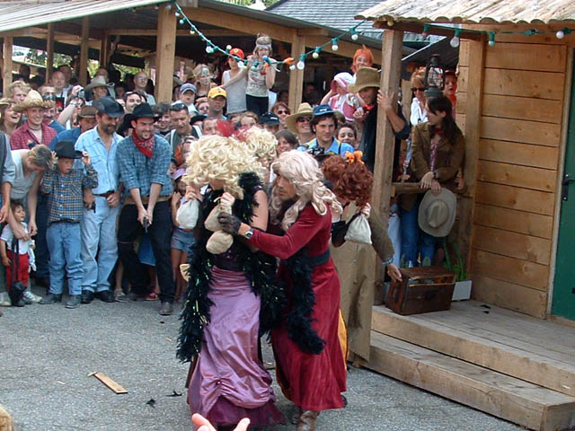 Fête western à 'Évires City', édition 2004 - le sam. 24 en soirée et le dim. 25 juillet 2004 ; Évires, Hte-Savoie. — « Fête western à 'Évires City', édition 2004 » —