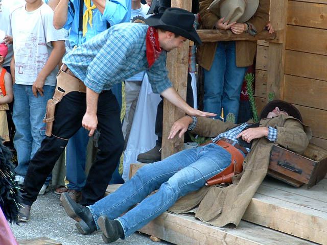 Fête western à 'Évires City', édition 2004 - le sam. 24 en soirée et le dim. 25 juillet 2004 ; Évires, Hte-Savoie. — « Fête western à 'Évires City', édition 2004 » —