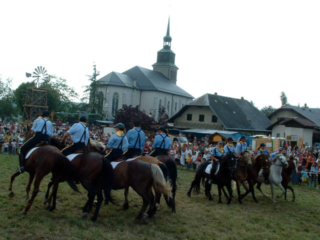 Fête western à 'Évires City', édition 2004 - le sam. 24 en soirée et le dim. 25 juillet 2004 ; Évires, Hte-Savoie. — « Fête western à 'Évires City', édition 2004 » —