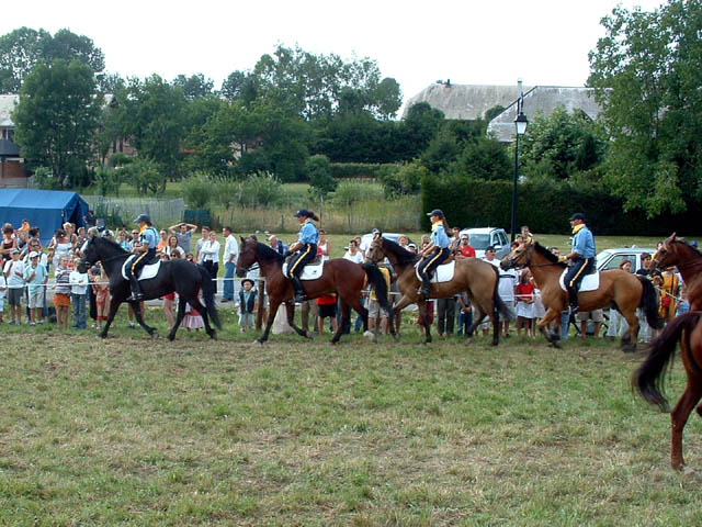 Fête western à 'Évires City', édition 2004 - le sam. 24 en soirée et le dim. 25 juillet 2004 ; Évires, Hte-Savoie. — « Fête western à 'Évires City', édition 2004 » —
