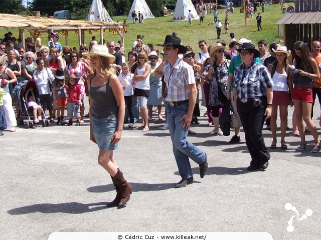 Fête western à 'Évires City', édition 2009 - les sam. 25 soir et dim. 26 juillet toute la journée, tout le village d'Évires vit à l'heure western... – « Fête western à 'Évires City', édition 2009 » – Animations délirantes pour petits et grands sur le thème du western et compétition interhameaux pour les habitants d'Évires. – mots associés : évires, fête, western