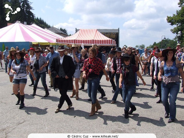 Fête western à 'Évires City', édition 2011 - les sam. 30 au soir et dim. 31 juillet 2011 toute la journée, Évires fait la fête sur le thème du western... – « Fête western à 'Évires City', édition 2011 » – Spectacles et animations équestres, show de line-dance, concerts acoustiques de musique country. – mots associés : évires, fête, western