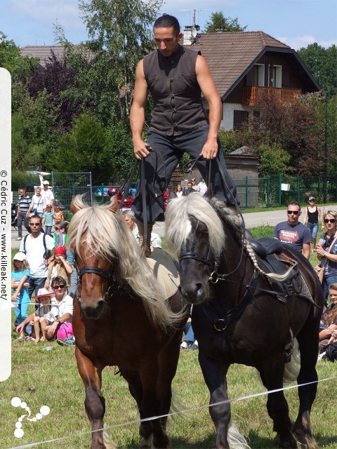 Fête western à 'Évires City', édition 2011 - les sam. 30 au soir et dim. 31 juillet 2011 toute la journée, Évires fait la fête sur le thème du western... – « Fête western à 'Évires City', édition 2011 » – Spectacles et animations équestres, show de line-dance, concerts acoustiques de musique country. – mots associés : évires, fête, western