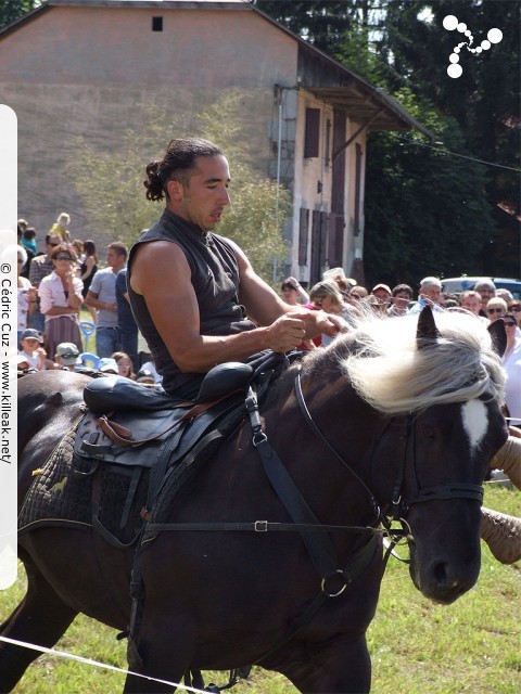 Fête western à 'Évires City', édition 2011 - les sam. 30 au soir et dim. 31 juillet 2011 toute la journée, Évires fait la fête sur le thème du western... – « Fête western à 'Évires City', édition 2011 » – Spectacles et animations équestres, show de line-dance, concerts acoustiques de musique country. – mots associés : évires, fête, western