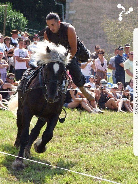 Fête western à 'Évires City', édition 2011 - les sam. 30 au soir et dim. 31 juillet 2011 toute la journée, Évires fait la fête sur le thème du western... – « Fête western à 'Évires City', édition 2011 » – Spectacles et animations équestres, show de line-dance, concerts acoustiques de musique country. – mots associés : évires, fête, western