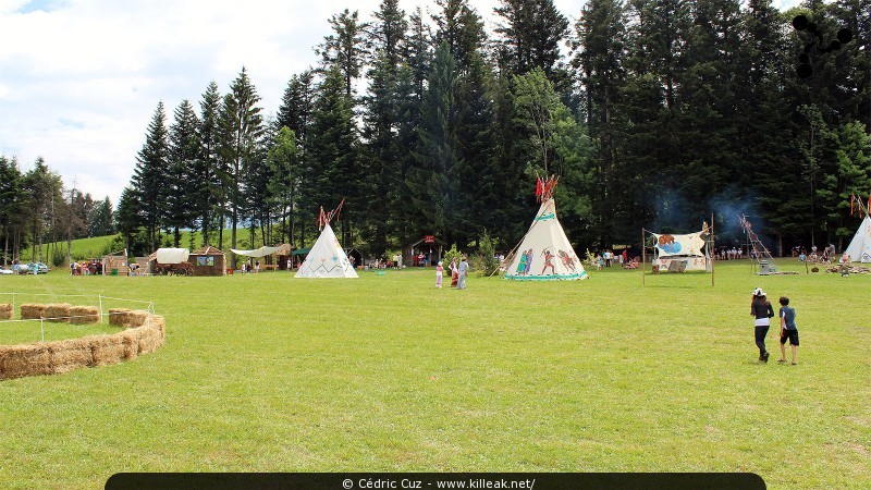 Fête western à 'Évires City', édition 2013 - les sam. 27 au soir et dim. 28 juillet 2012 toute la journée, Évires vit au rythme du western... – « Fête western à 'Évires City', édition 2013 » – Démonstrations de line dance, spectacle de french cancan, animations équestres. – mots associés : évires, fête, western