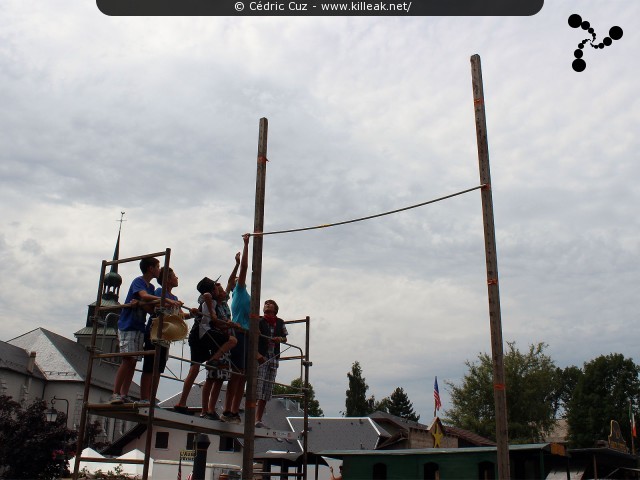 Fête western à 'Évires City', édition 2013 - les sam. 27 au soir et dim. 28 juillet 2012 toute la journée, Évires vit au rythme du western... – « Fête western à 'Évires City', édition 2013 » – Démonstrations de line dance, spectacle de french cancan, animations équestres. – mots associés : évires, fête, western