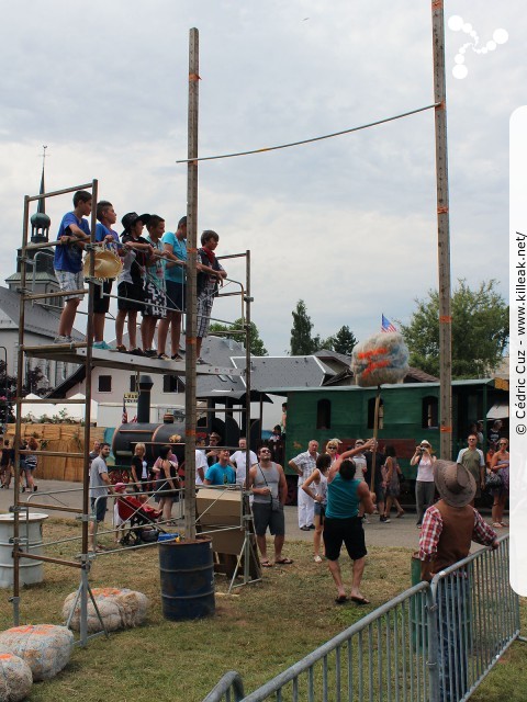 Fête western à 'Évires City', édition 2013 - les sam. 27 au soir et dim. 28 juillet 2012 toute la journée, Évires vit au rythme du western... – « Fête western à 'Évires City', édition 2013 » – Démonstrations de line dance, spectacle de french cancan, animations équestres. – mots associés : évires, fête, western