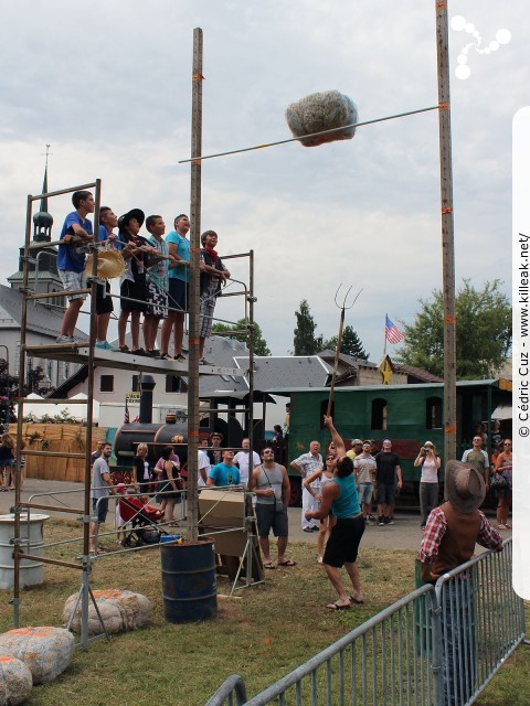 Fête western à 'Évires City', édition 2013 - les sam. 27 au soir et dim. 28 juillet 2012 toute la journée, Évires vit au rythme du western... – ... et dommage, ça touche :-( – « Fête western à 'Évires City', édition 2013 » – Démonstrations de line dance, spectacle de french cancan, animations équestres. – mots associés : évires, fête, western