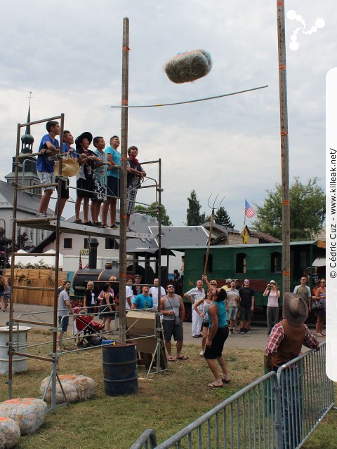 Fête western à 'Évires City', édition 2013 - les sam. 27 au soir et dim. 28 juillet 2012 toute la journée, Évires vit au rythme du western... – « Fête western à 'Évires City', édition 2013 » – Démonstrations de line dance, spectacle de french cancan, animations équestres. – mots associés : évires, fête, western