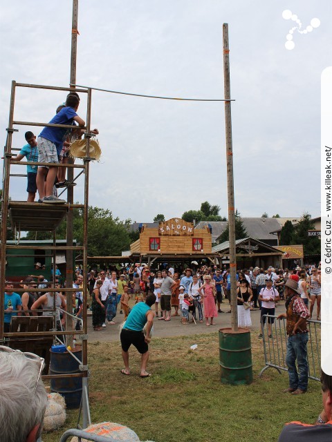 Fête western à 'Évires City', édition 2013 - les sam. 27 au soir et dim. 28 juillet 2012 toute la journée, Évires vit au rythme du western... – Second essai à 5 m. – « Fête western à 'Évires City', édition 2013 » – Démonstrations de line dance, spectacle de french cancan, animations équestres. – mots associés : évires, fête, western