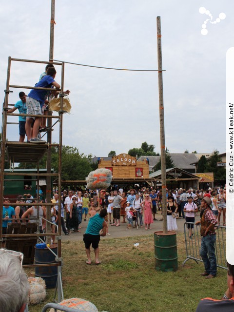 Fête western à 'Évires City', édition 2013 - les sam. 27 au soir et dim. 28 juillet 2012 toute la journée, Évires vit au rythme du western... – « Fête western à 'Évires City', édition 2013 » – Démonstrations de line dance, spectacle de french cancan, animations équestres. – mots associés : évires, fête, western