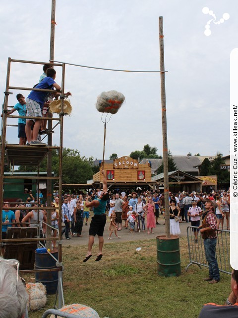 Fête western à 'Évires City', édition 2013 - les sam. 27 au soir et dim. 28 juillet 2012 toute la journée, Évires vit au rythme du western... – « Fête western à 'Évires City', édition 2013 » – Démonstrations de line dance, spectacle de french cancan, animations équestres. – mots associés : évires, fête, western
