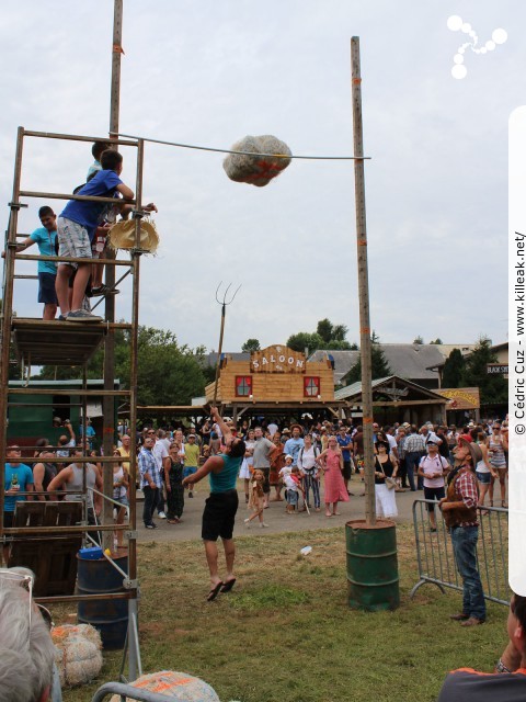 Fête western à 'Évires City', édition 2013 - les sam. 27 au soir et dim. 28 juillet 2012 toute la journée, Évires vit au rythme du western... – « Fête western à 'Évires City', édition 2013 » – Démonstrations de line dance, spectacle de french cancan, animations équestres. – mots associés : évires, fête, western