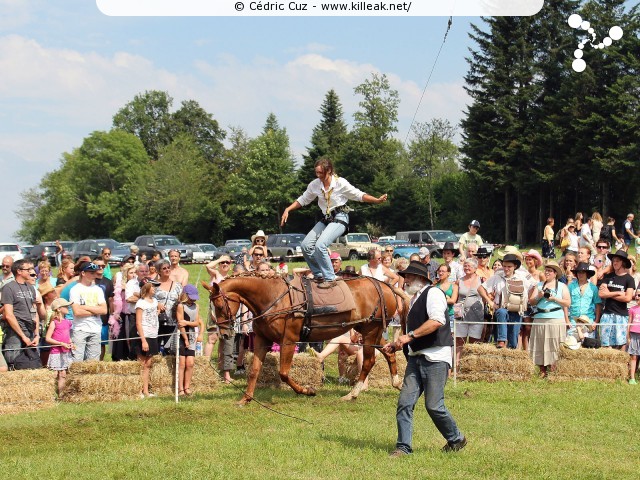 Fête western à 'Évires City', édition 2013 - les sam. 27 au soir et dim. 28 juillet 2012 toute la journée, Évires vit au rythme du western... – « Fête western à 'Évires City', édition 2013 » – Démonstrations de line dance, spectacle de french cancan, animations équestres. – mots associés : évires, fête, western