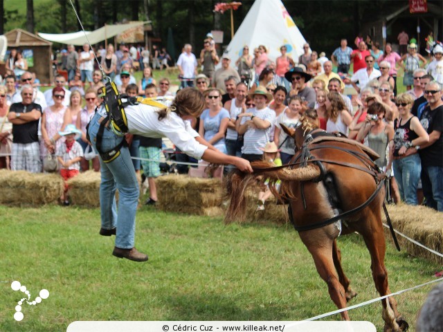 Fête western à 'Évires City', édition 2013 - les sam. 27 au soir et dim. 28 juillet 2012 toute la journée, Évires vit au rythme du western... – Ha ha ha ha ha ! :D – « Fête western à 'Évires City', édition 2013 » – Démonstrations de line dance, spectacle de french cancan, animations équestres. – mots associés : évires, fête, western