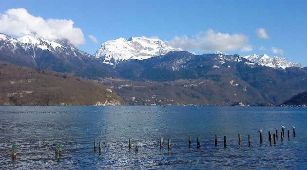 « Image du jour - 23/02/2014 - Vue de la Tournette depuis Saint-Jorioz » — mots associés : lac d'annecy