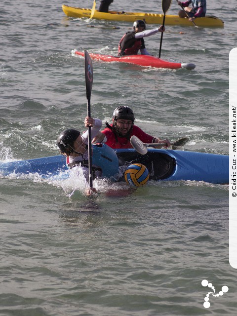 Coupe Rhône-Alpes 2016 de Kayak Polo - les sam. 15 et dim. 16 octobre 2016, plage de l'Impérial, Annecy, Haute-Savoie. — « Coupe Rhône-Alpes 2016 de Kayak Polo » — Annecy accueillait la Coupe régionale de kayak polo, disputée sur deux jours au bord de la plage de l'Impérial. — mots associés : coupe rhône-alpes, kayak, kayak polo