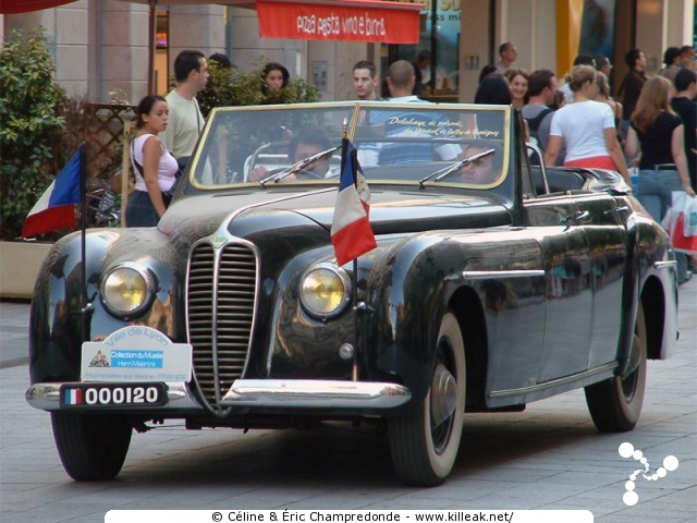 60e Anniversaire de la Libération de Lyon - Lyon, Place Bellecour et Rue de la République. – « 60e Anniversaire de la Libération de Lyon » – mots associés : lyon