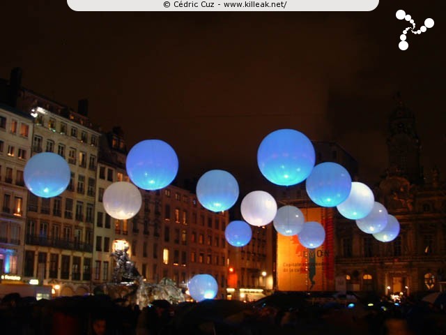 8 Décembre 2006 - Fête des Lumières - du jeu. 07 au dim. 10 décembre 2006 ; dans tous les arrondissements de Lyon. – « 8 Décembre 2006 - Fête des Lumières » –