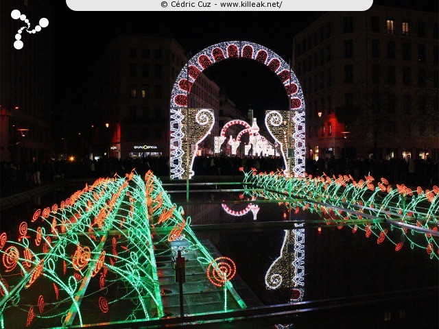 8 Décembre 2013 - Fête des Lumières - du ven. 06 au lun. 09 décembre 2013 ; Lyon, dans tous les arrondissements. – « 8 Décembre 2013 - Fête des Lumières » – mots associés : 8 décembre, fête, lumières, lyon