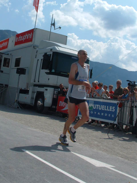 Marathon du Lac d'Annecy, édition 2006 - le dim. 23 avril 2006, départ et arrivée au Pâquier, Annecy, avec un parcours en boucle passant par Sévrier, St-Jorioz, Duingt, Lathuille et Doussard. – « Marathon du Lac d'Annecy, édition 2006 » –