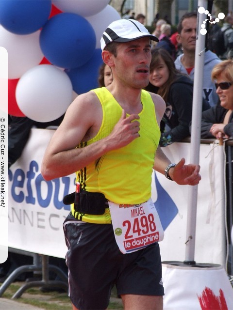 Marathon du Lac d'Annecy, 31e édition - le dim. 18 avril 2010, départ et arrivée sur le Pâquier d'Annecy. — « Marathon du Lac d'Annecy, 31e édition » — Marathon de tous les records avec près de 7'000 participants répartis sur les Marathon, Semi-Marathon et Courses des Jeunes. — mots associés : lac d'annecy, marathon