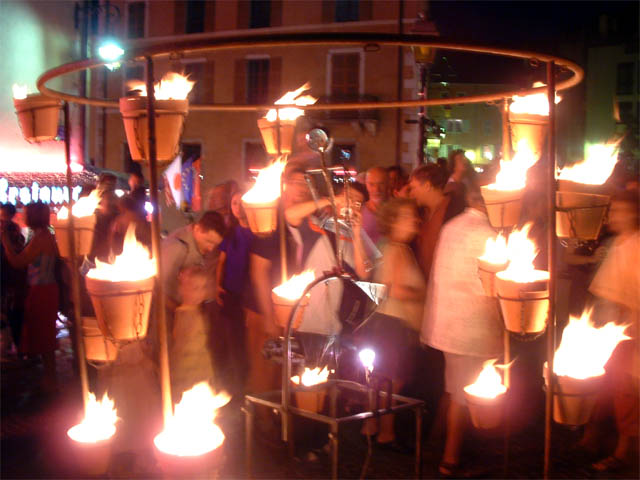 les Noctibules, Festival des Arts de Rue, édition 2004 - du mer. 21 au sam. 24 juillet 2004, dans les rues d'Annecy, sur le Pâquier, les Jardins de l'Europe... – « les Noctibules, Festival des Arts de Rue, édition 2004 » –