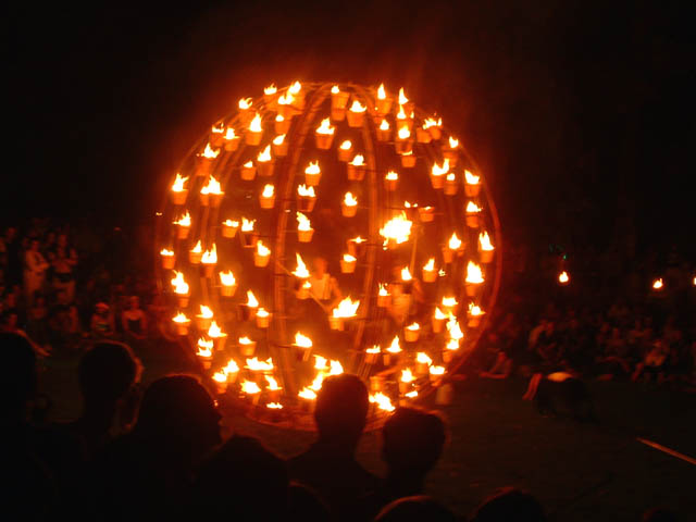 les Noctibules, Festival des Arts de Rue, édition 2004 - du mer. 21 au sam. 24 juillet 2004, dans les rues d'Annecy, sur le Pâquier, les Jardins de l'Europe... – « les Noctibules, Festival des Arts de Rue, édition 2004 » –