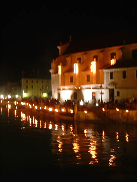les Noctibules, Festival des Arts de Rue, édition 2004 - du mer. 21 au sam. 24 juillet 2004, dans les rues d'Annecy, sur le Pâquier, les Jardins de l'Europe... – « les Noctibules, Festival des Arts de Rue, édition 2004 » –