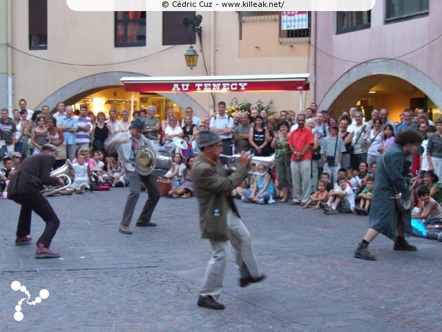 les Noctibules, Festival des Arts de Rue, édition 2007 - du mer. 18 au sam. 21 juillet 2007, dans les rues et sur les places du centre-ville, ainsi que sur le Pâquier, Annecy. – « les Noctibules, Festival des Arts de Rue, édition 2007 » – mots associés : noctibules
