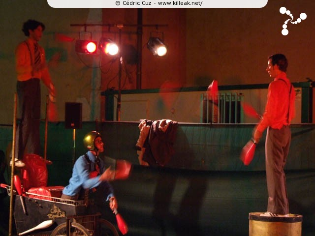 les Noctibules, Festival des Arts de Rue, édition 2007 - du mer. 18 au sam. 21 juillet 2007, dans les rues et sur les places du centre-ville, ainsi que sur le Pâquier, Annecy. – « les Noctibules, Festival des Arts de Rue, édition 2007 » – mots associés : noctibules