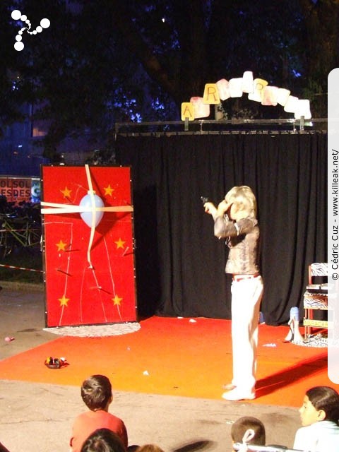les Noctibules, Festival des Arts de Rue, édition 2007 - du mer. 18 au sam. 21 juillet 2007, dans les rues et sur les places du centre-ville, ainsi que sur le Pâquier, Annecy. – « les Noctibules, Festival des Arts de Rue, édition 2007 » – mots associés : noctibules