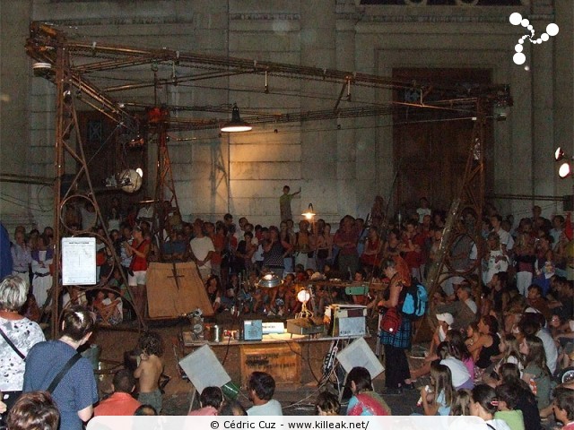 les Noctibules, Festival des Arts de Rue, édition 2009 - du mer. 15 au sam. 18 juillet 2009, dans les rues et sur les places du centre-ville, ainsi que sur le Pâquier, Annecy. – « les Noctibules, Festival des Arts de Rue, édition 2009 » – Festival estival des arts de rue et de nouveau théâtre... dans les rues, sur les places et sur le Pâquier à Annecy. – mots associés : noctibules