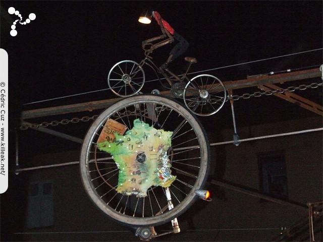 les Noctibules, Festival des Arts de Rue, édition 2009 - du mer. 15 au sam. 18 juillet 2009, dans les rues et sur les places du centre-ville, ainsi que sur le Pâquier, Annecy. – « les Noctibules, Festival des Arts de Rue, édition 2009 » – Festival estival des arts de rue et de nouveau théâtre... dans les rues, sur les places et sur le Pâquier à Annecy. – mots associés : noctibules