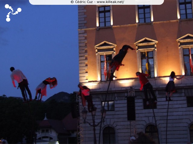 les Noctibules, Festival des Arts de Rue, édition 2009 - du mer. 15 au sam. 18 juillet 2009, dans les rues et sur les places du centre-ville, ainsi que sur le Pâquier, Annecy. — « les Noctibules, Festival des Arts de Rue, édition 2009 » — Festival estival des arts de rue et de nouveau théâtre... dans les rues, sur les places et sur le Pâquier à Annecy. — mots associés : noctibules