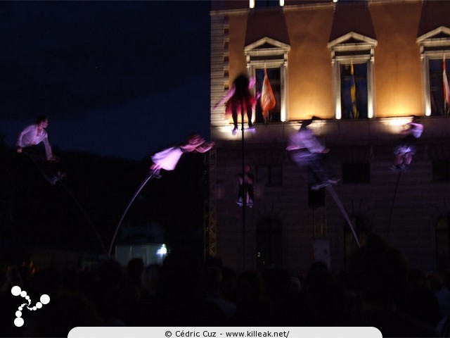 les Noctibules, Festival des Arts de Rue, édition 2009 - du mer. 15 au sam. 18 juillet 2009, dans les rues et sur les places du centre-ville, ainsi que sur le Pâquier, Annecy. — « les Noctibules, Festival des Arts de Rue, édition 2009 » — Festival estival des arts de rue et de nouveau théâtre... dans les rues, sur les places et sur le Pâquier à Annecy. — mots associés : noctibules