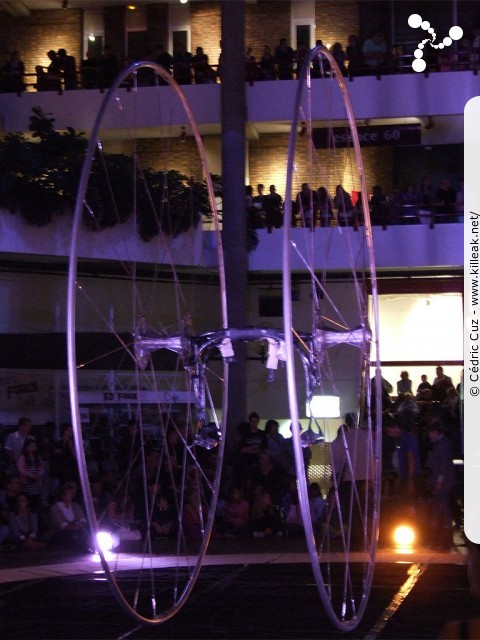 les Noctibules, Festival des Arts de Rue, édition 2011 - du mer. 20 au sam. 23 juillet 2011, dans les rues et sur les places du centre-ville, ainsi que sur le Pâquier, Annecy. – « les Noctibules, Festival des Arts de Rue, édition 2011 » – Festival estival des arts de rue dans les rues, sur les places et sur le Pâquier à Annecy. – mots associés : cirque, noctibules