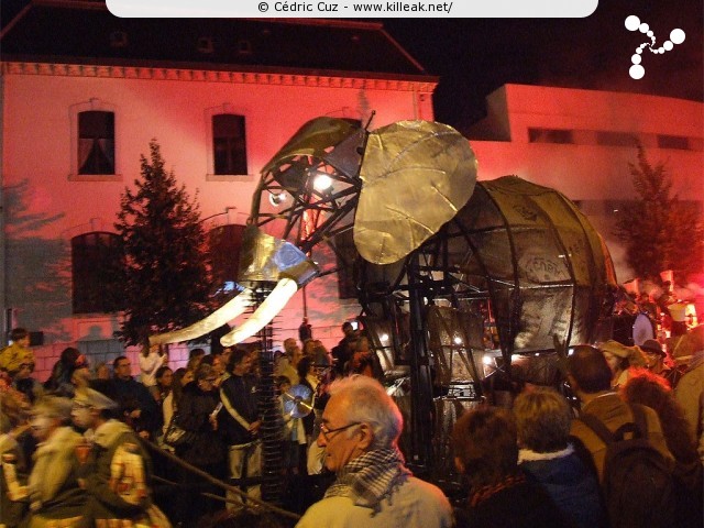 les Noctibules, Festival des Arts de Rue, édition 2011 - du mer. 20 au sam. 23 juillet 2011, dans les rues et sur les places du centre-ville, ainsi que sur le Pâquier, Annecy. – « les Noctibules, Festival des Arts de Rue, édition 2011 » – Festival estival des arts de rue dans les rues, sur les places et sur le Pâquier à Annecy. – mots associés : noctibules