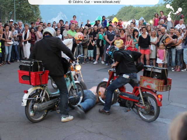 les Noctibules, Festival des Arts de Rue, édition 2013 - du mer. 10 au sam. 13 juillet 2013, dans les rues et sur les places du centre-ville, ainsi que sur le Pâquier, Annecy. – « les Noctibules, Festival des Arts de Rue, édition 2013 » – Festival estival des arts de rue dans les rues, sur les places et sur le Pâquier à Annecy. – mots associés : noctibules